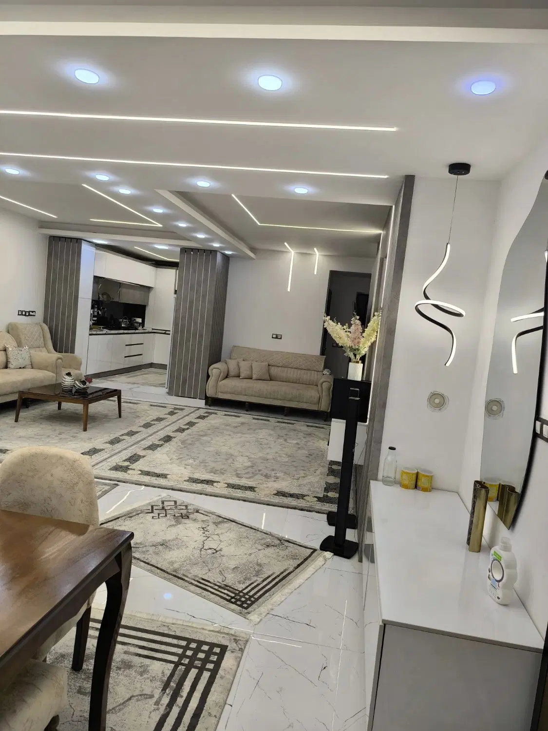 یک طبق از سه طبق صدرا فاز دو