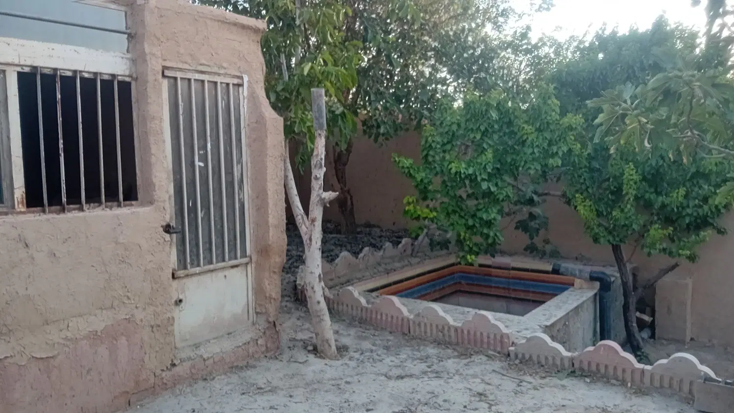 ۳ عدد باغچه در ناژوان نقلی ۳۰۰ متری استخر اتاق دار