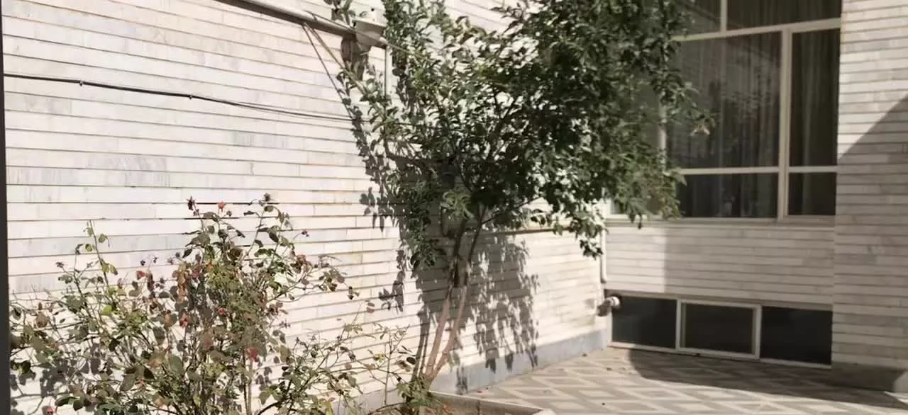 رهن کامل حیاط دربست در زعفرانیه