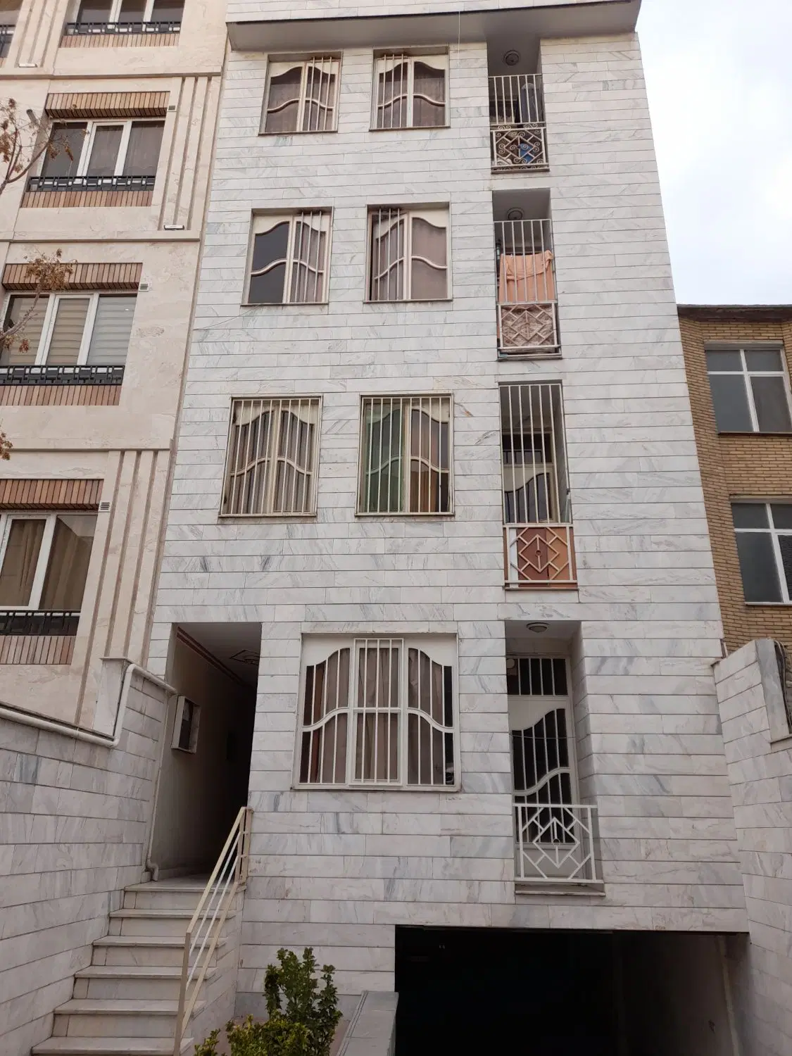 ۵۰ متر دهم مرکزی سوم سندی با پارکینگ بدون مزاحم
