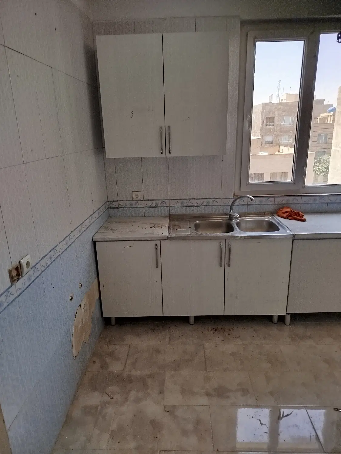 واحد 77متری