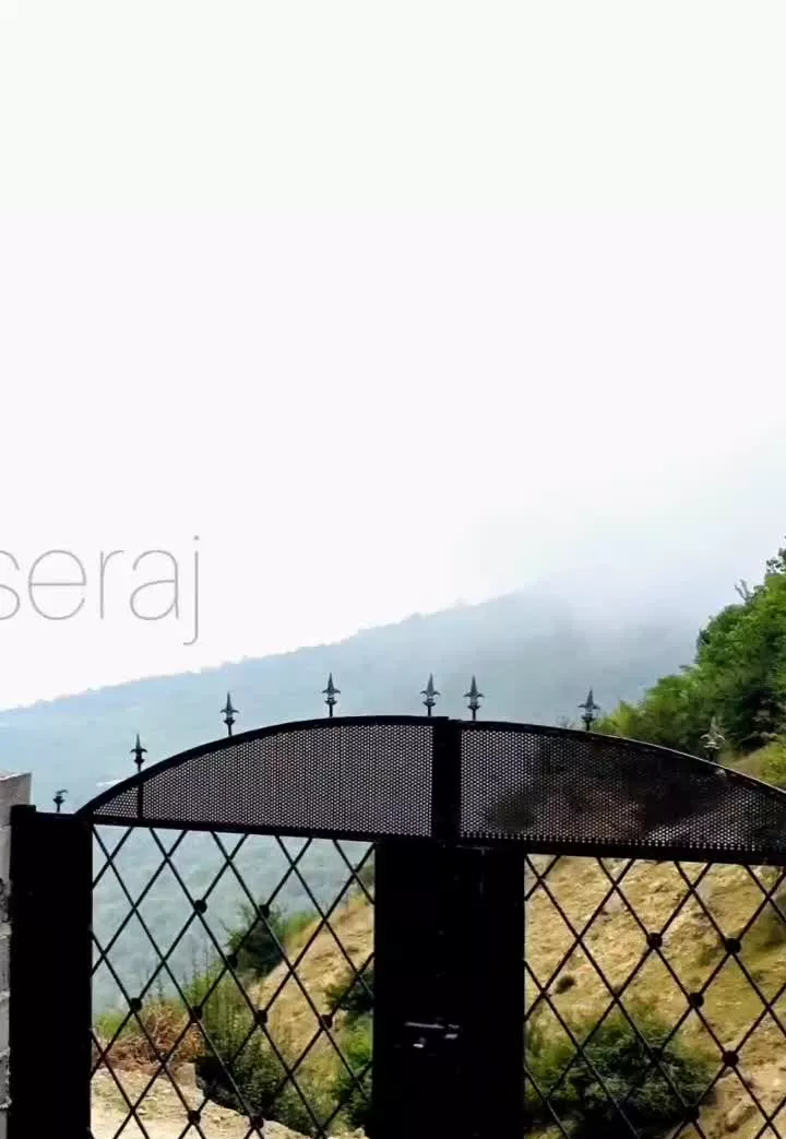 درب ورود ماشین رو_دور دیوار_ارتفاعات شهر نور