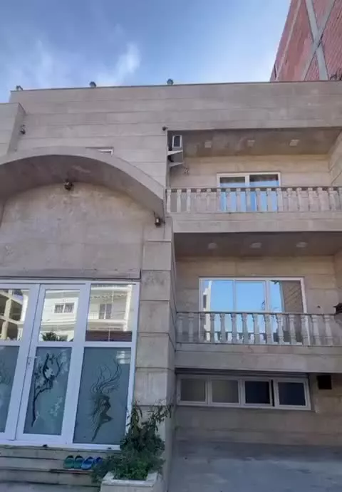 اجاره ویلای استخردار 4خواب فول گیمcip مالکم سرخرود