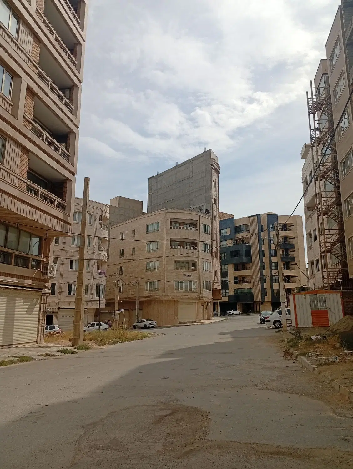 زمین 180متری گلشهر 2_خ گلبانک _خ گلبهار