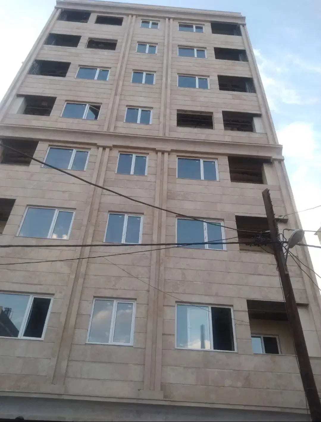 آپارتمان نشاط