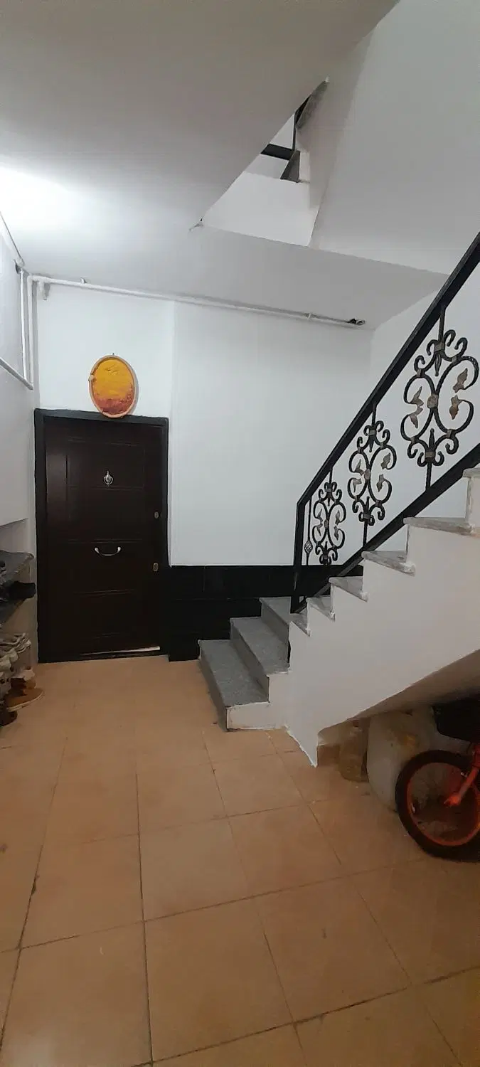 دو خوابه طبقه بالا