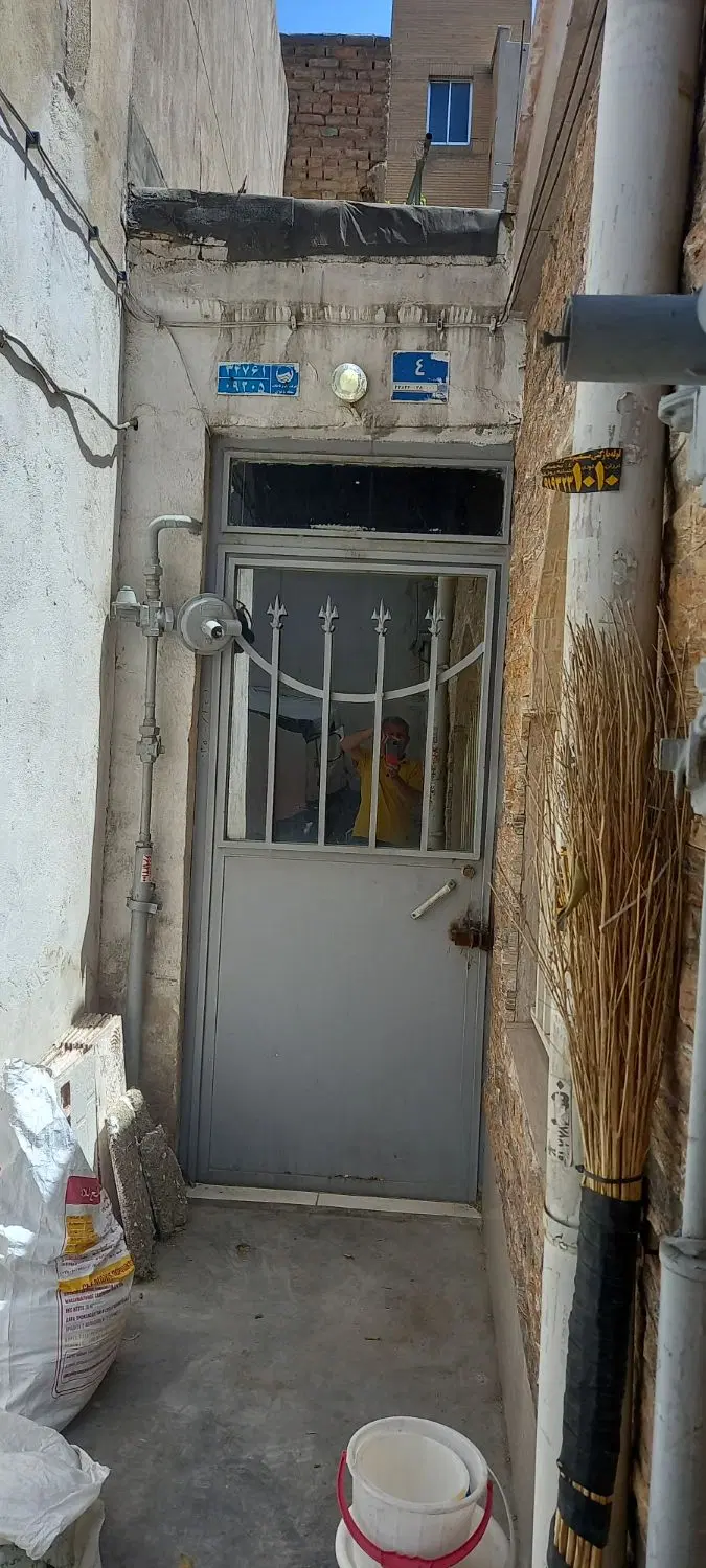 ساختمان کلنگی(۳ ساختمان تجمیع)
