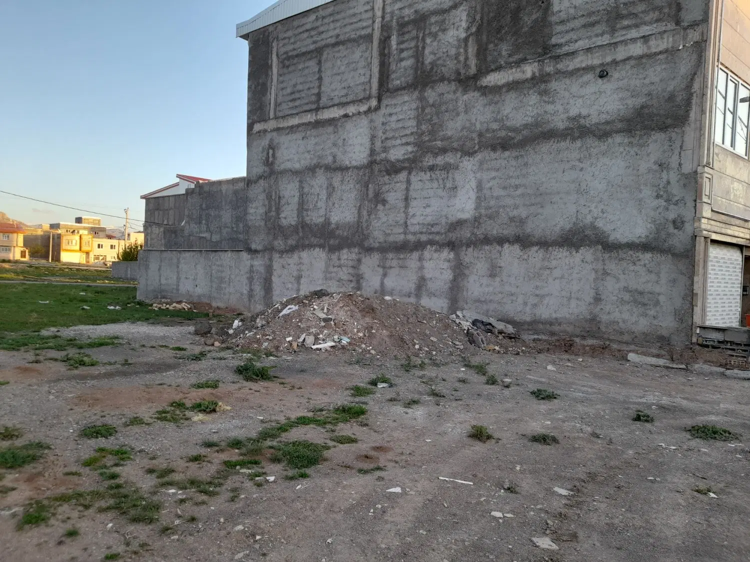 زمین مسکونی