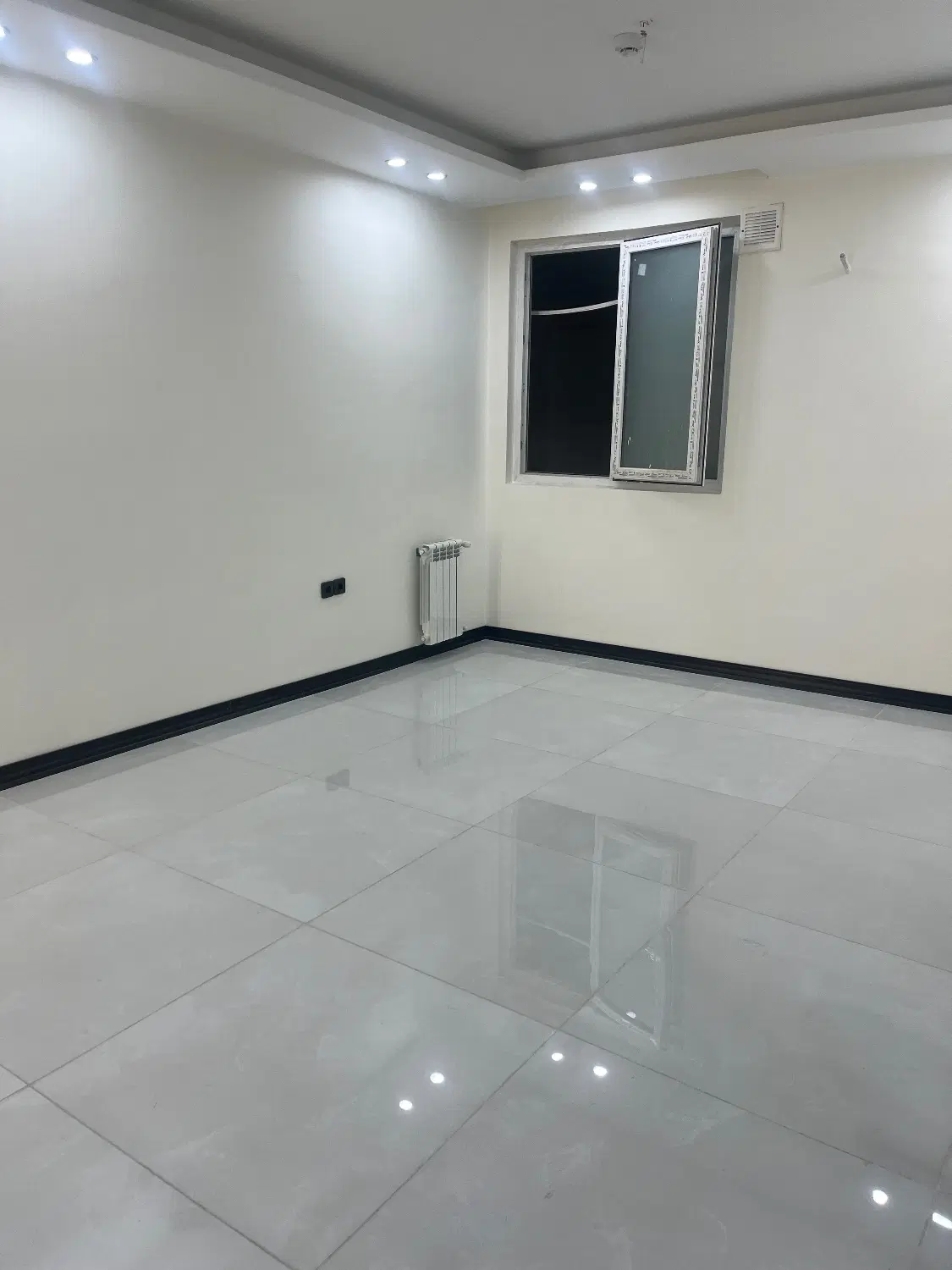 آپارتمان ۱۳۰متری تک واحدی