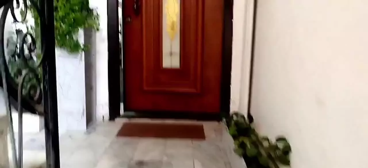 آپارتمان شیک با صحن حیاط