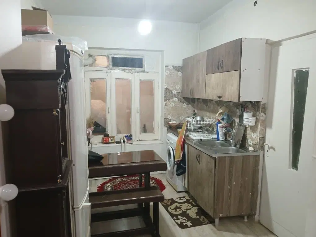 ۱۳۵ متر  * دربست * میدان جمهوری