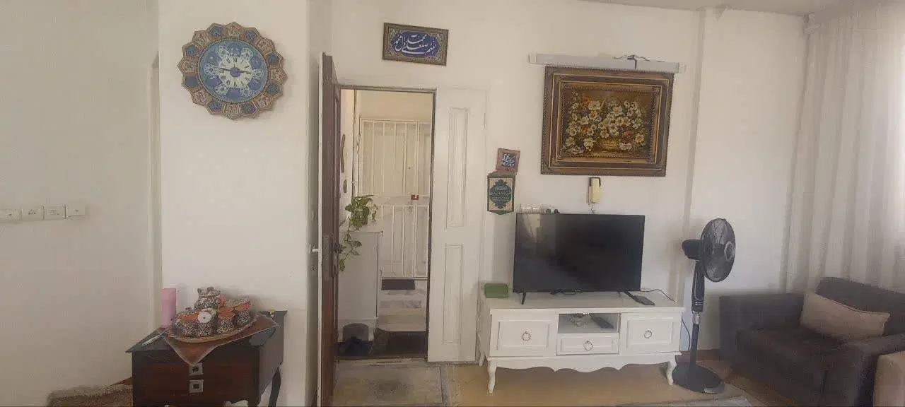 ۶۵ متری طبقه ۴ روشن و دلباز