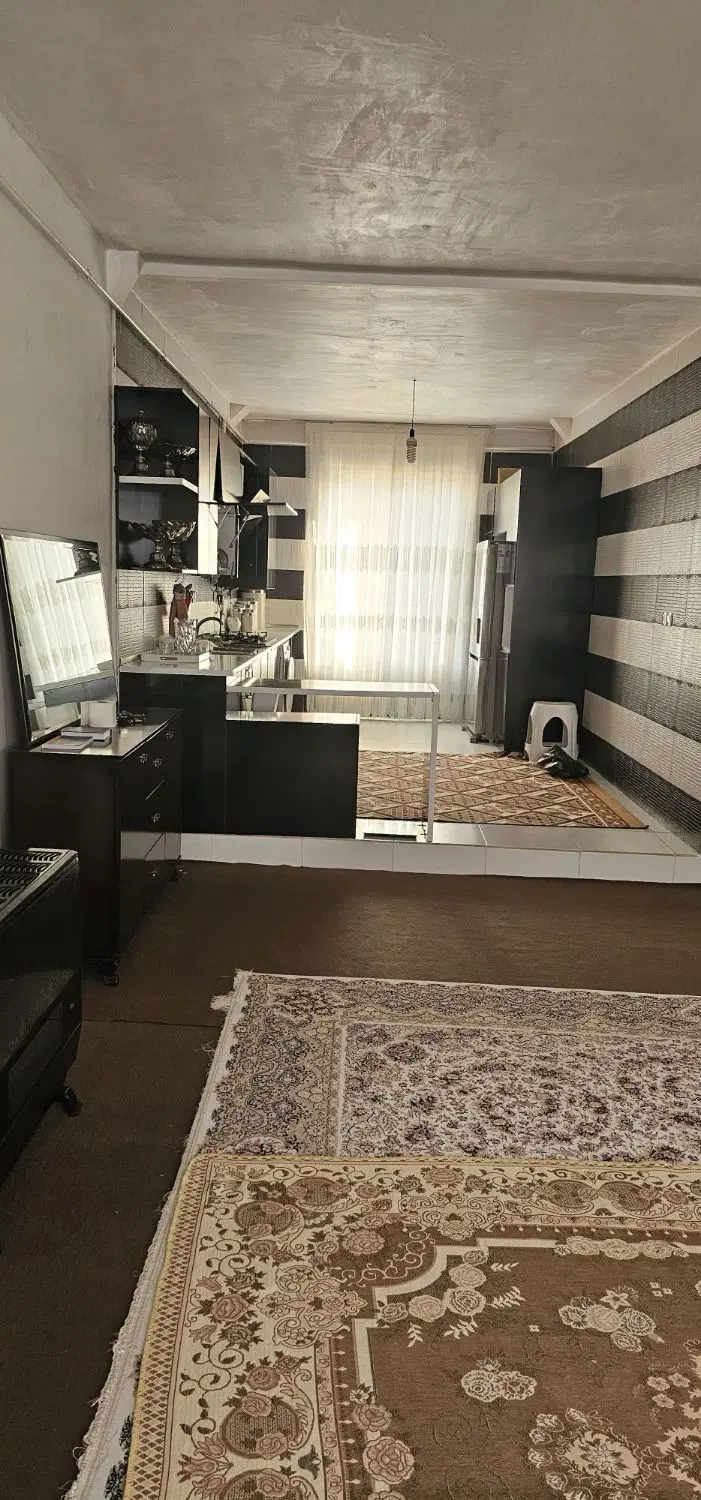 فروش یک طبقه واحد مسکونی
