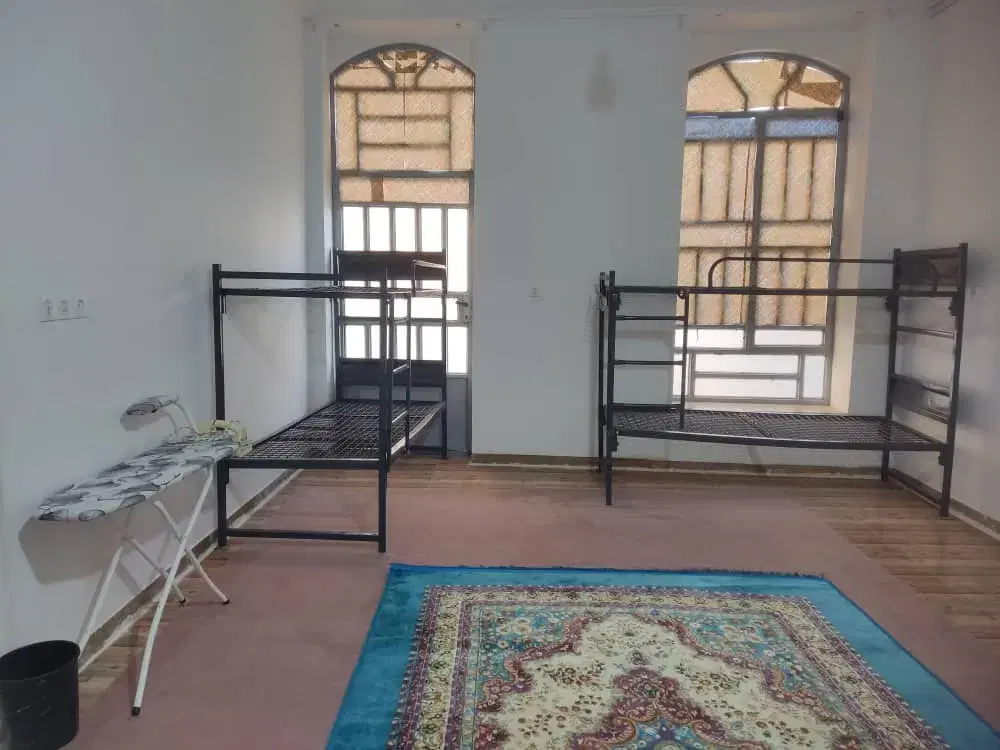 خوابگاه دخترانه محبوب