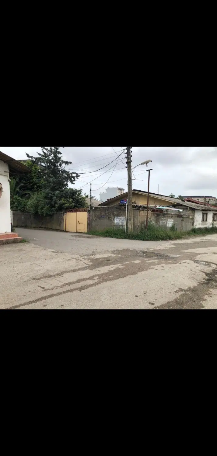 منزل با یک باب مغازه
