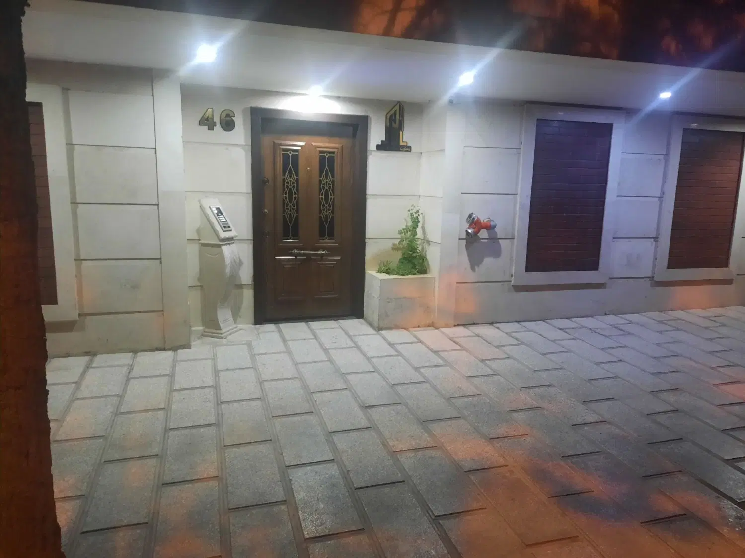 آپارتمان ۱۸۵ متری حاشیه مفتح