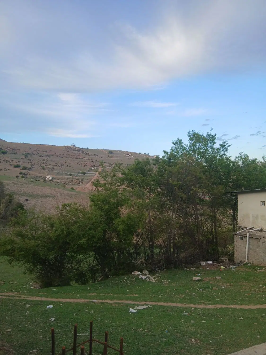 زمین ۳۰۰متری مسکونی