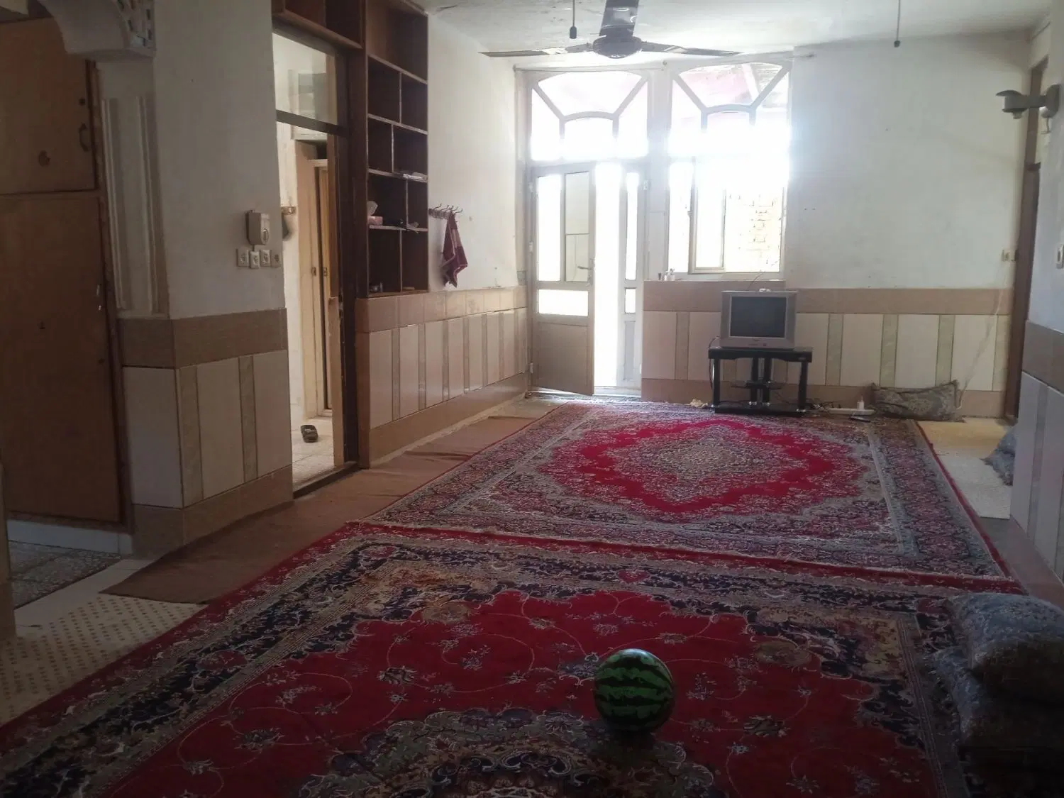فروش یک باب منزل مسکونی