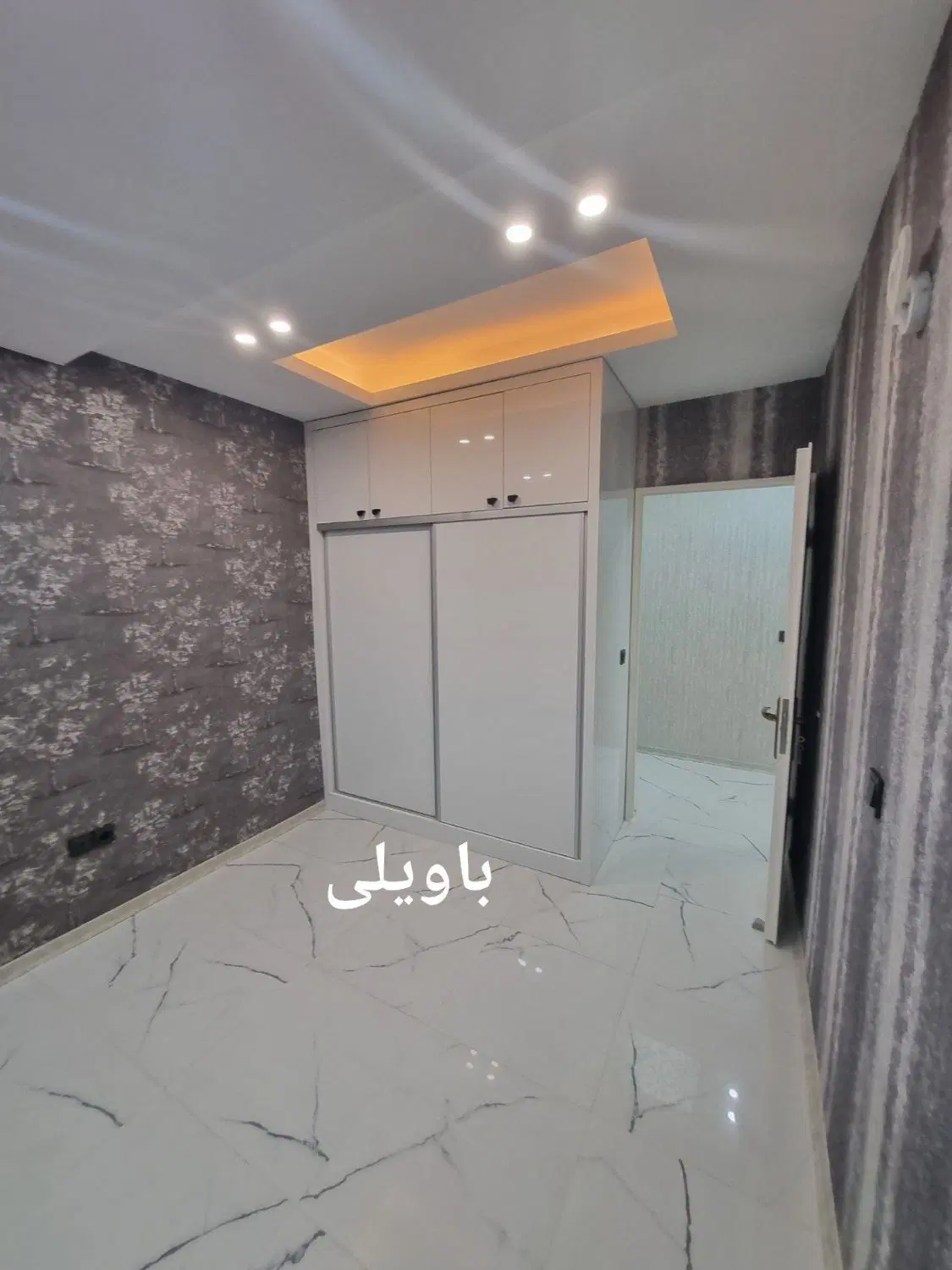 واحد ۱۰۱ متر سه نبش مجلسی شخصی ساز