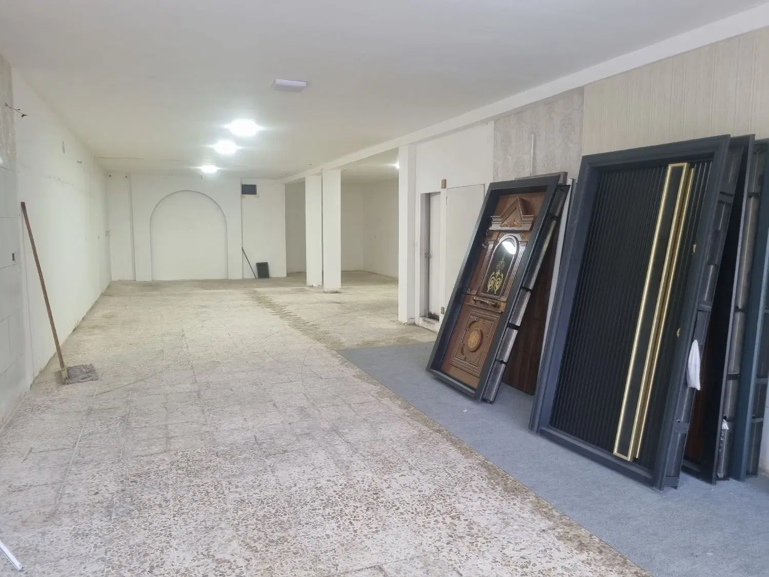 مغازه ۱۵۰ متری بر بلوار ارتش