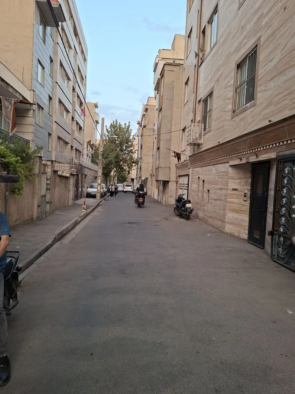 ۱۰۷ متر کلنگی قابل تجمیع میدان بریانک‌