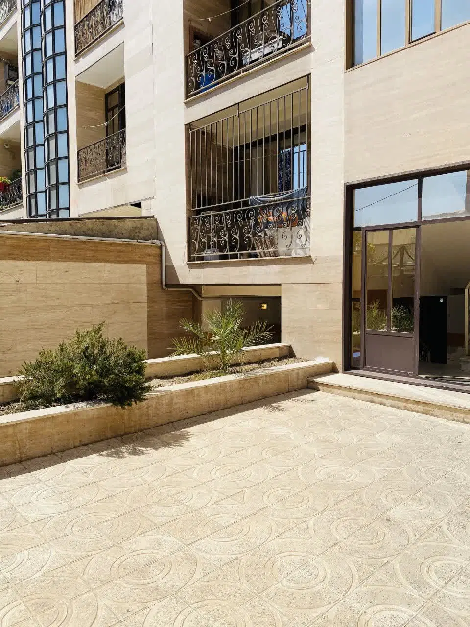 فروش  یک واحدآپارتمان شیک