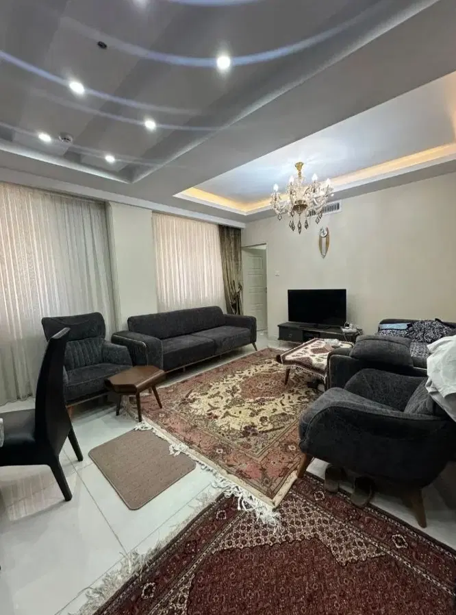 56متر طبقه اول با پارکینگ و انباری،کوچه 8متری