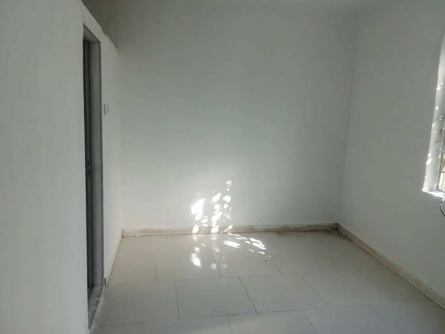 باغ ویلادرشهریار دونبش چهار دیواری ۱۵۰ متربنا