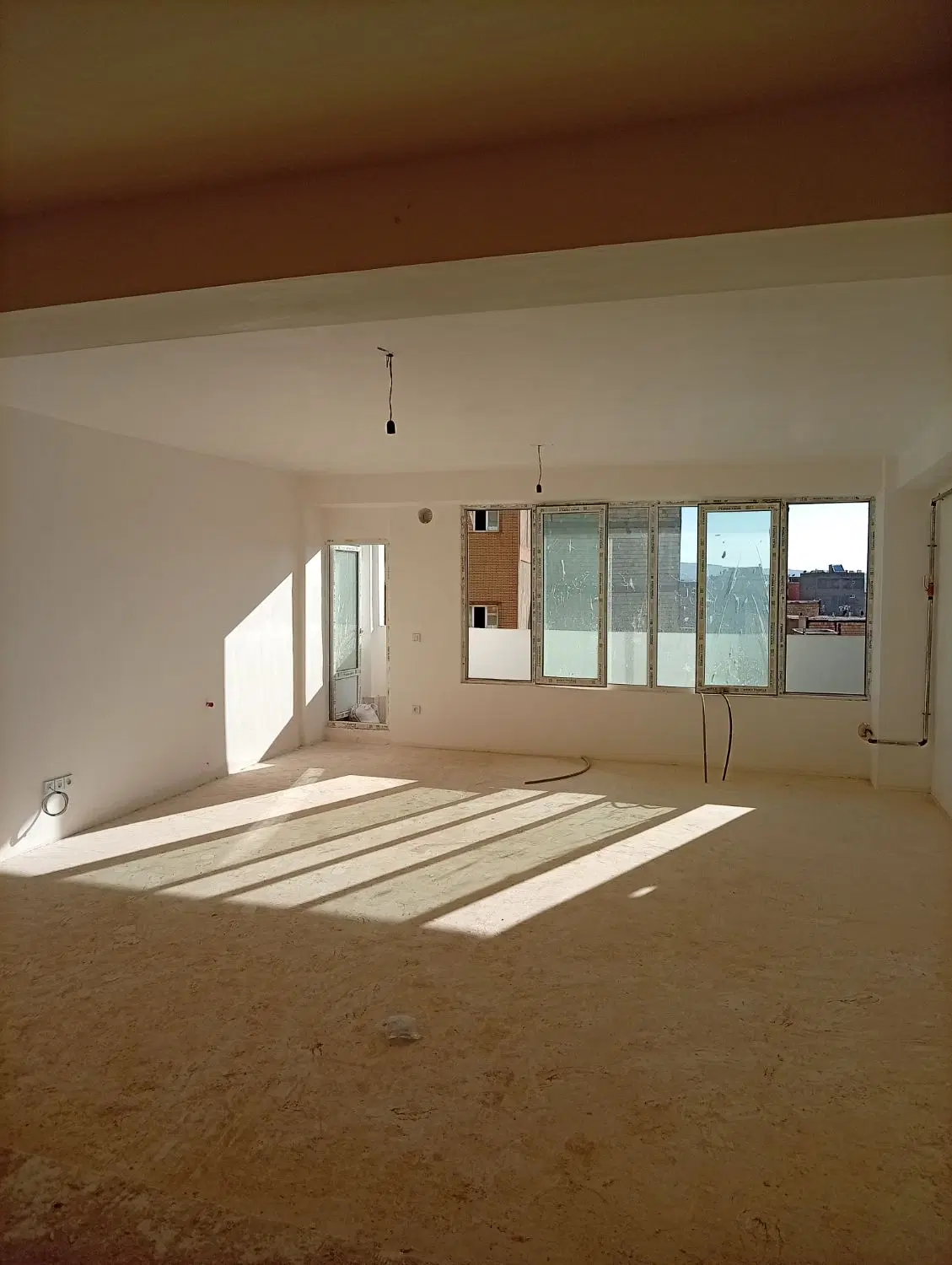 واحد ۱۰۵ متری نوساز کلید نخورده در پارک شقایق