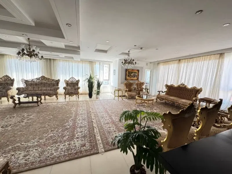 آپارتمان حدود 95 متر_ کم واحد_ سه نبش _ بینظیر