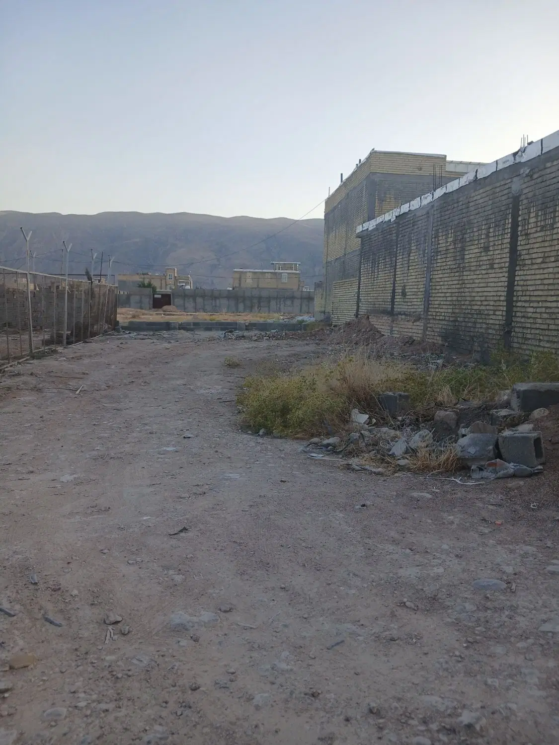 زمین ۲۲۰ متری محمودآباد