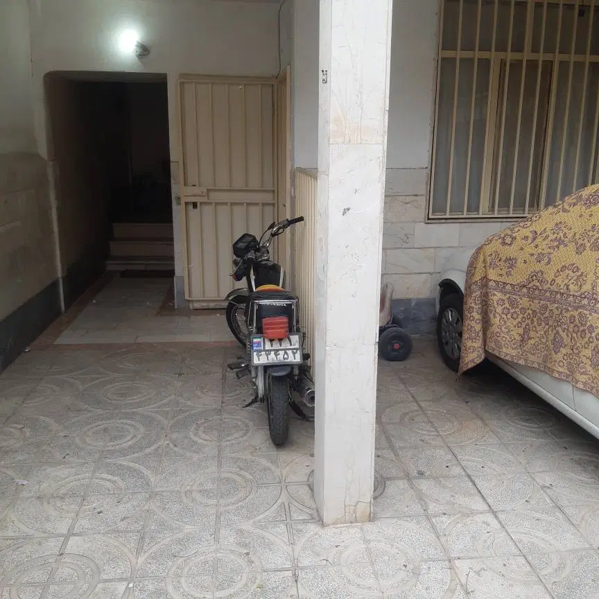اجاره‌ ۹۴_ تک واحد_پارکینگ اختصاصی_۲ انباری