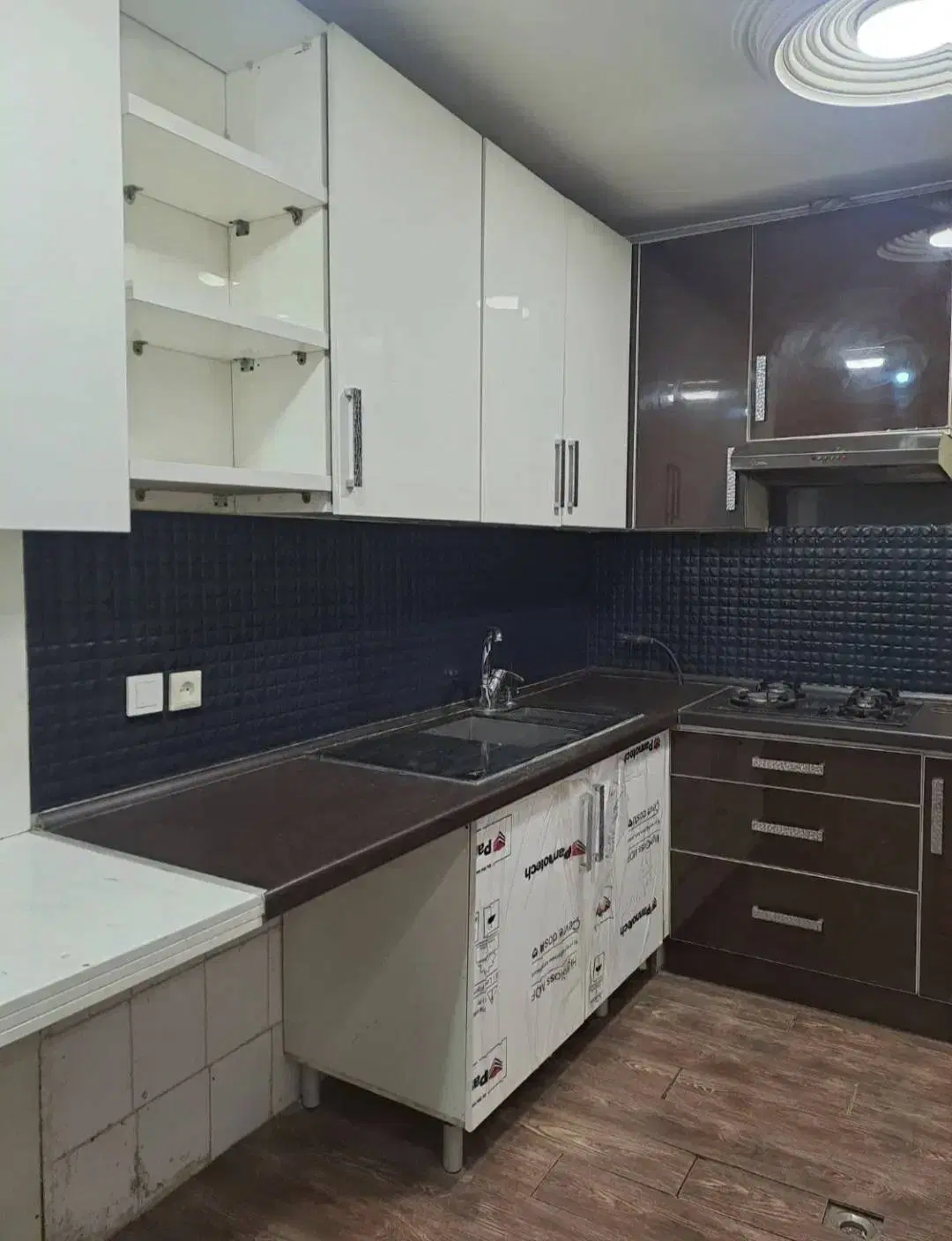 آپارتمان خوش نقشه ۸۰ متری آبان