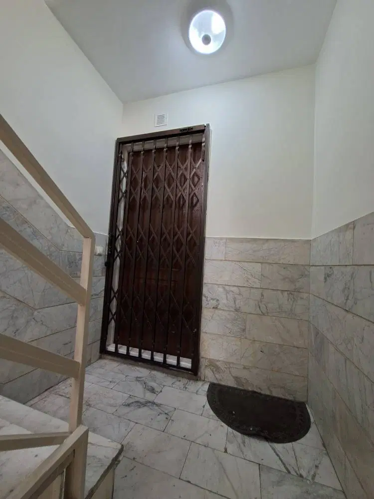 ۴۲ متری تکواحدی با پارکینگ
