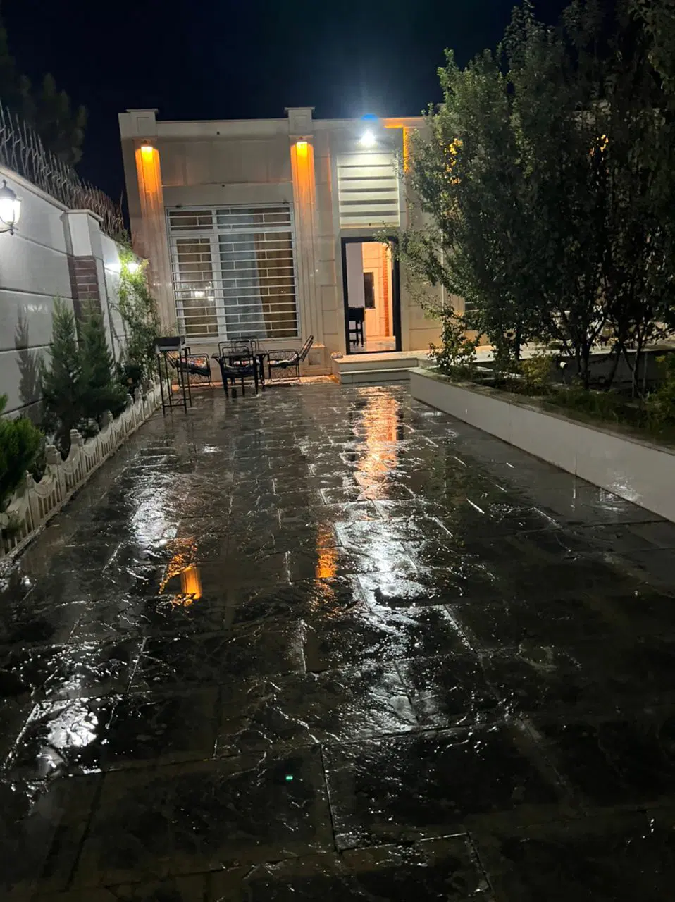 ویلا استخردار ( استخر داخل )