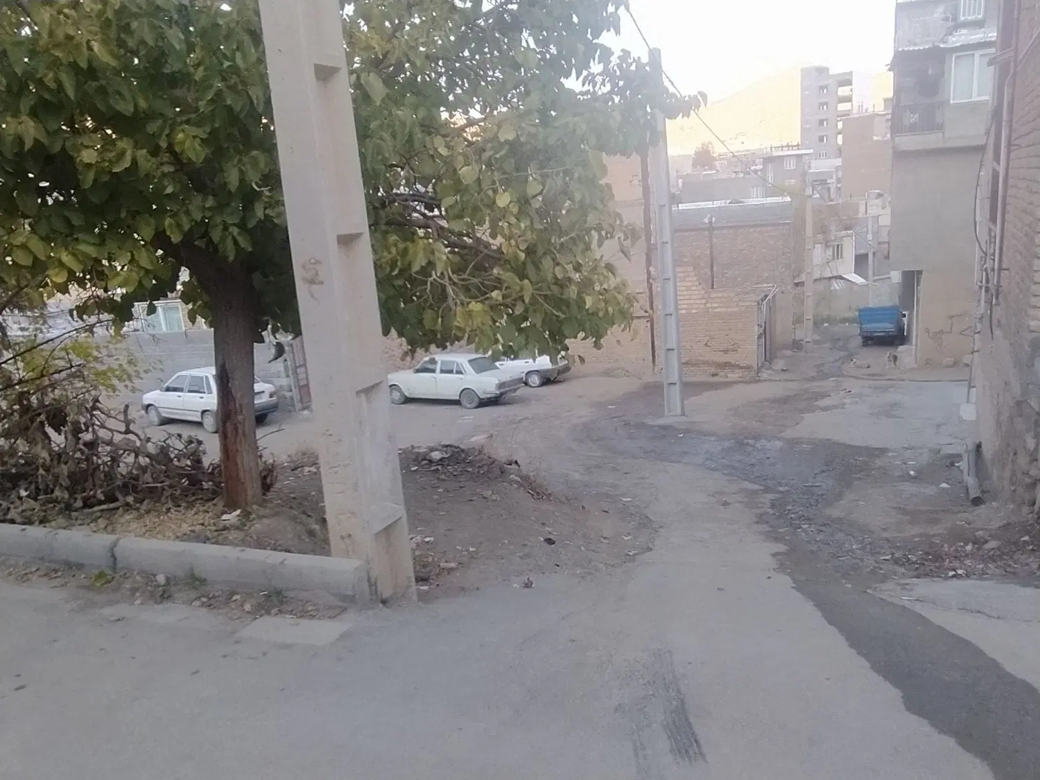 زمین مسکونی حسن اباد ۲۰۰متری جاده اصلی کارخانه ون