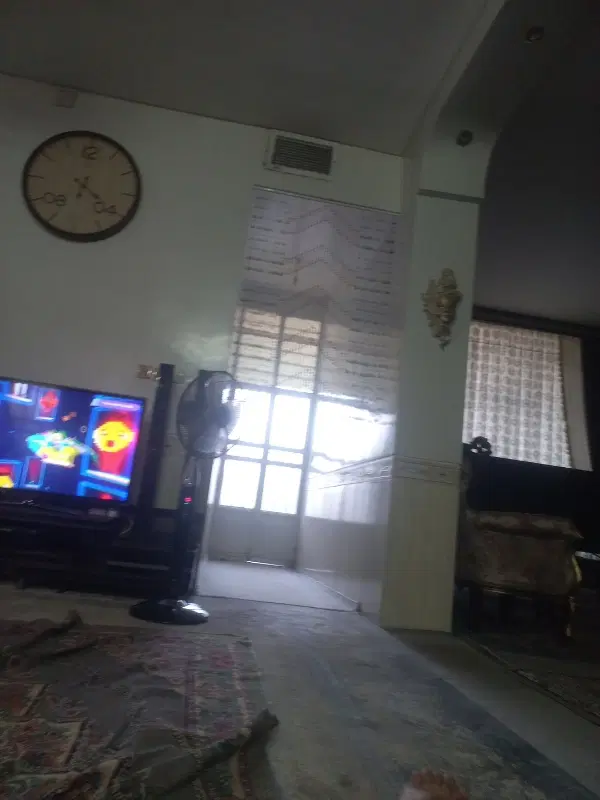 منزل مسکونی ۳۰۰ متری فاز دوقدیم لب خیابان اصلی