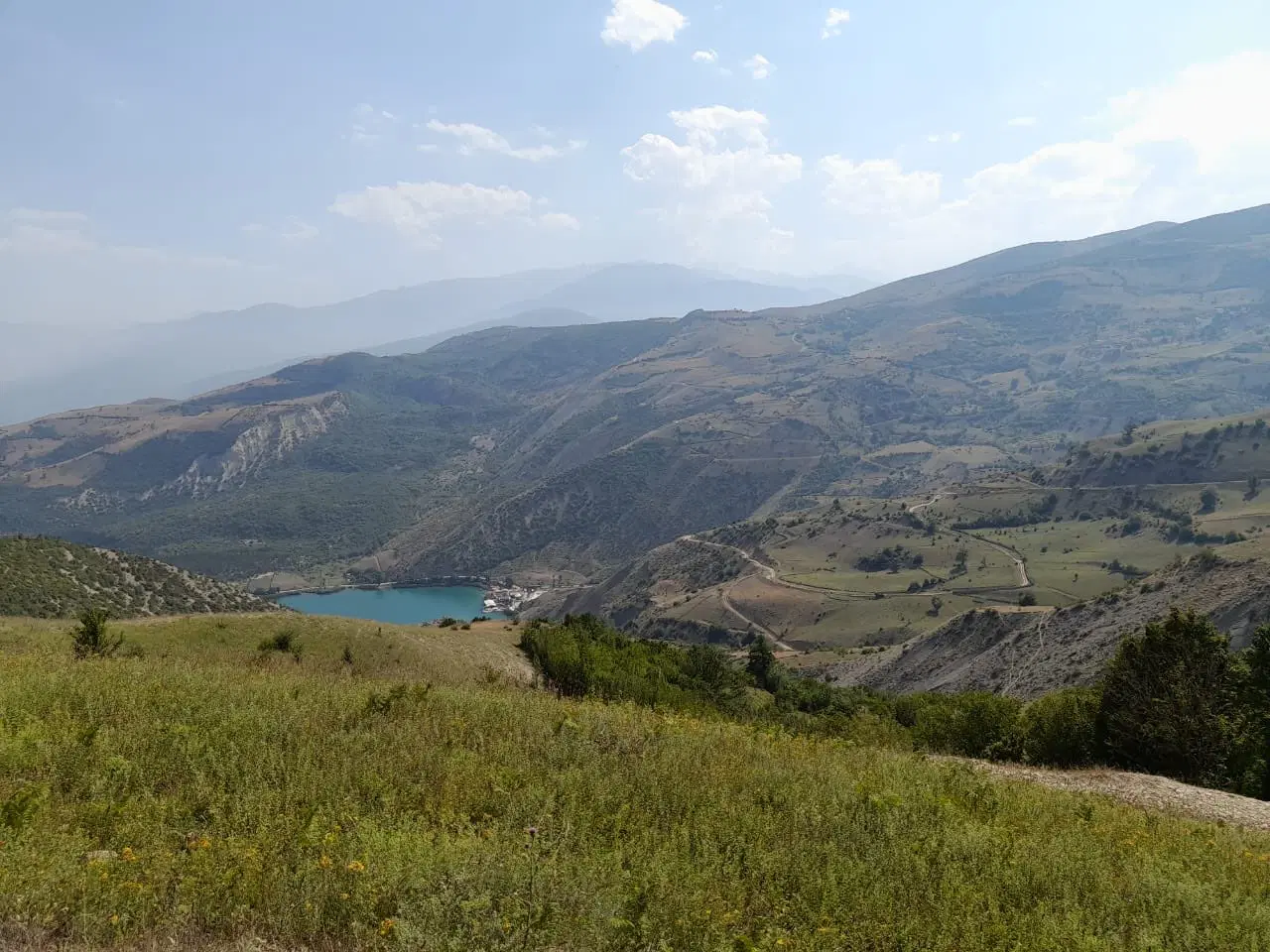 زمین فروشی