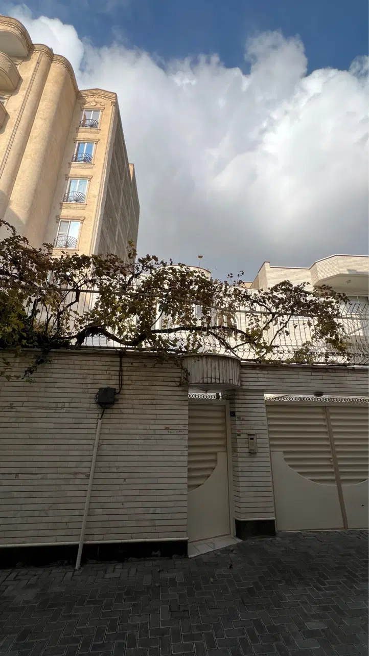 خانه حیاط شمالی ۲۰۰ متر اعتصامی لیدای قدیم