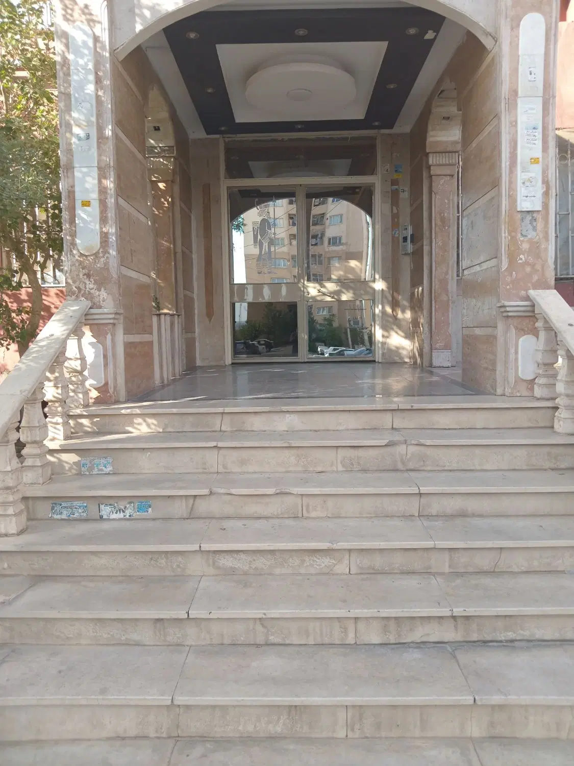 اجاره کوزو 5  طبقه آخر بدون مشرف