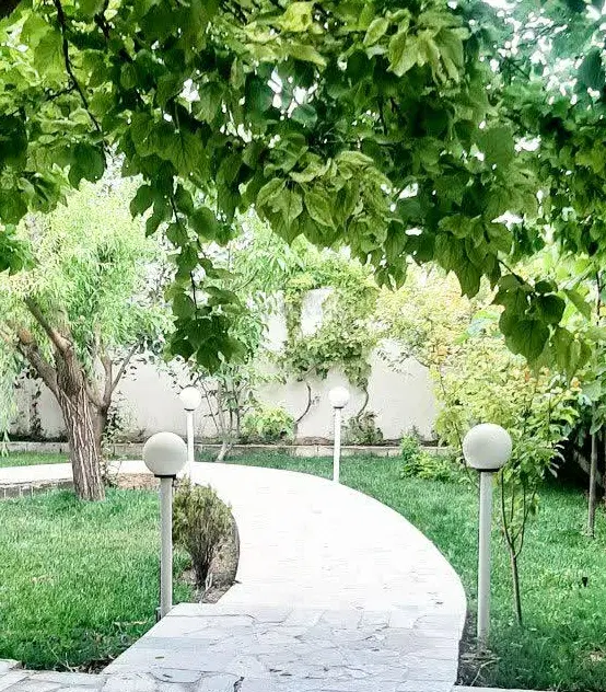 ۳۰۰ متر زمین حاشیه حافظ