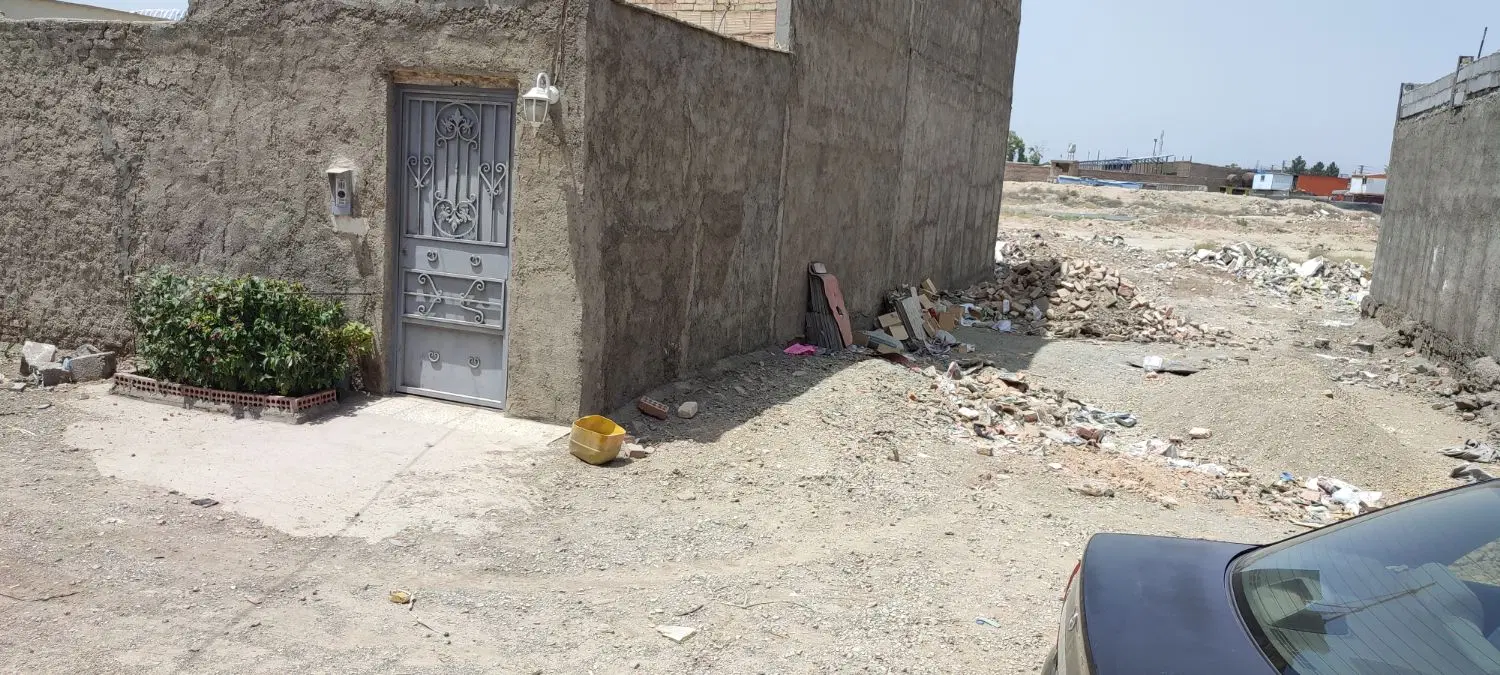 زمین فروشی