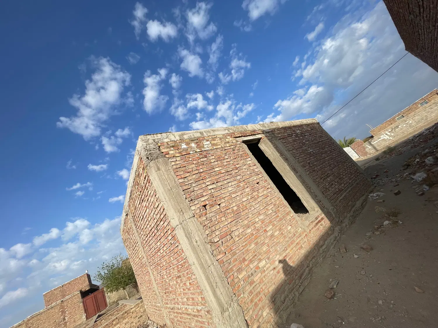 منزل نیم کاره نصرت اباد