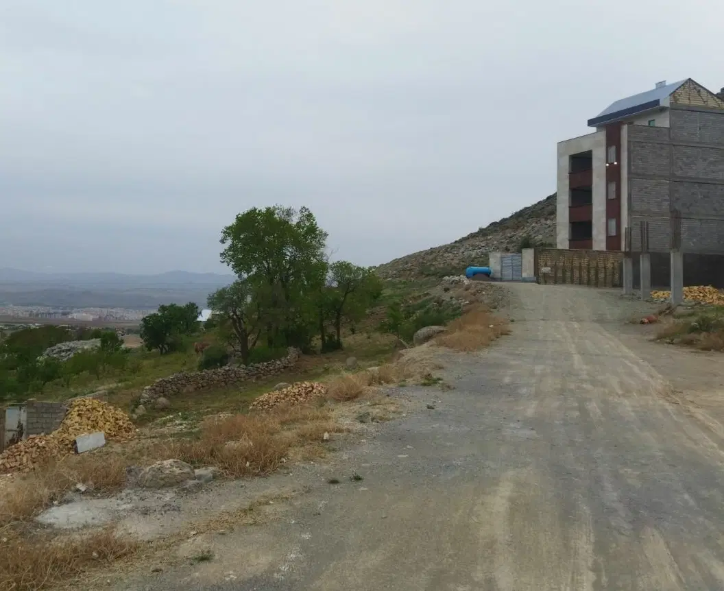 زمین دربند روستای پایین کوه