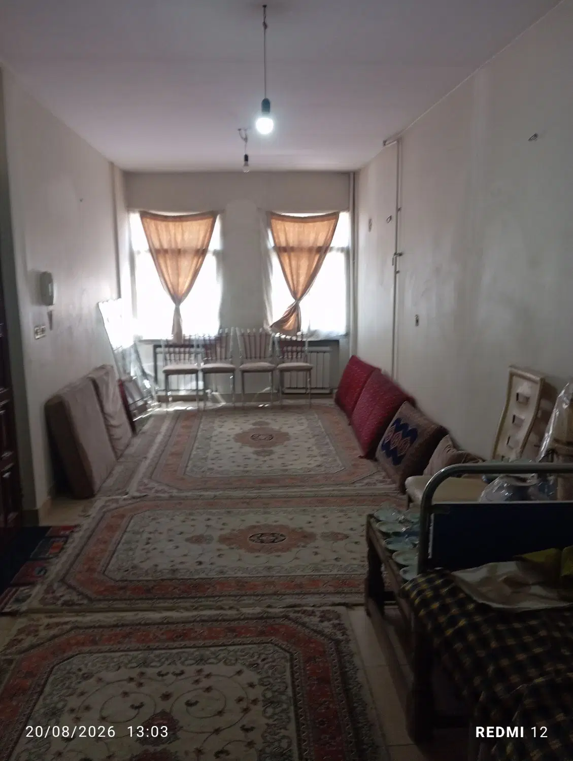 خانه ایی در چهار طبقه مجزا در زمینی صد متری فروشی
