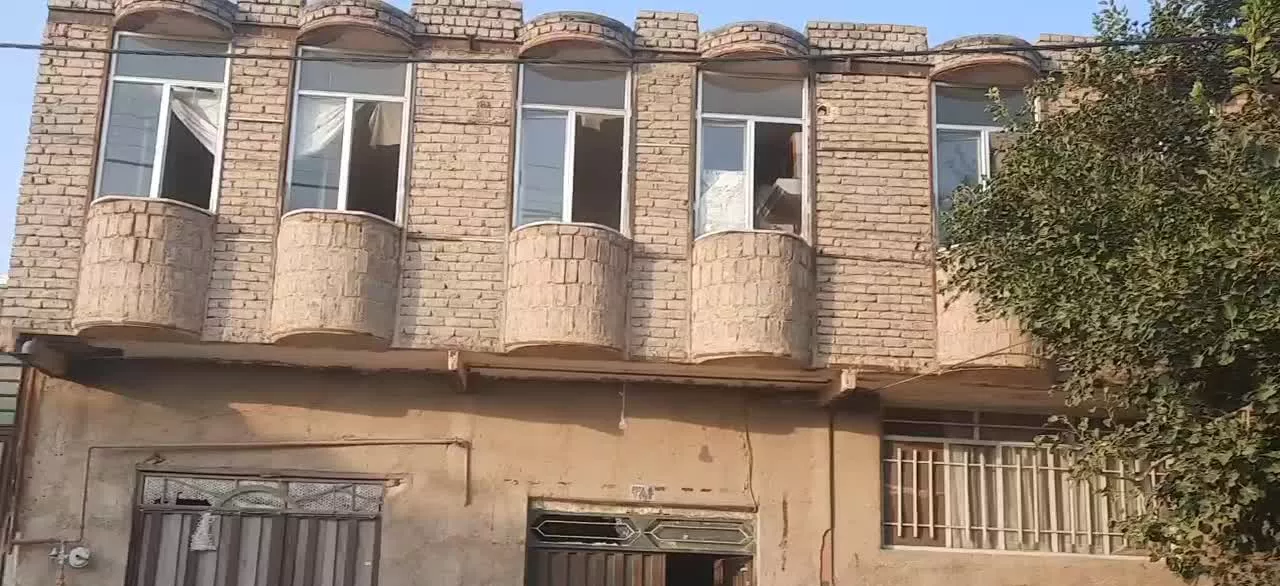 منزل دوطبقه مسکونی وباغ ۴۰۰متری