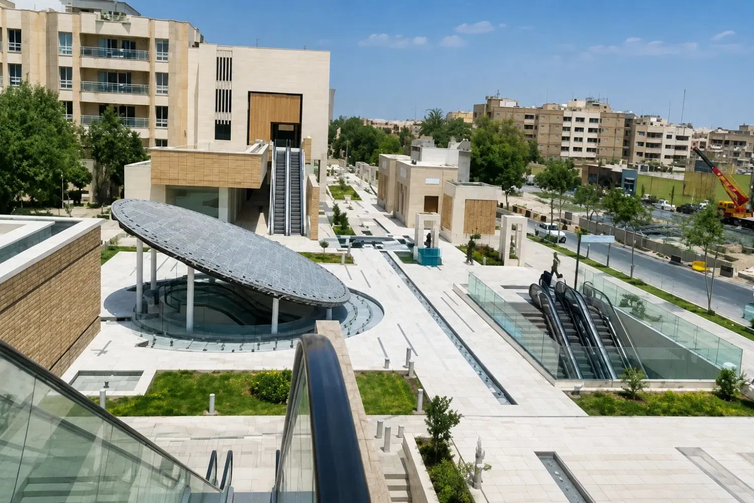واحد تجاری لوکس درمجتمع تجاری مترو پل اصفهان