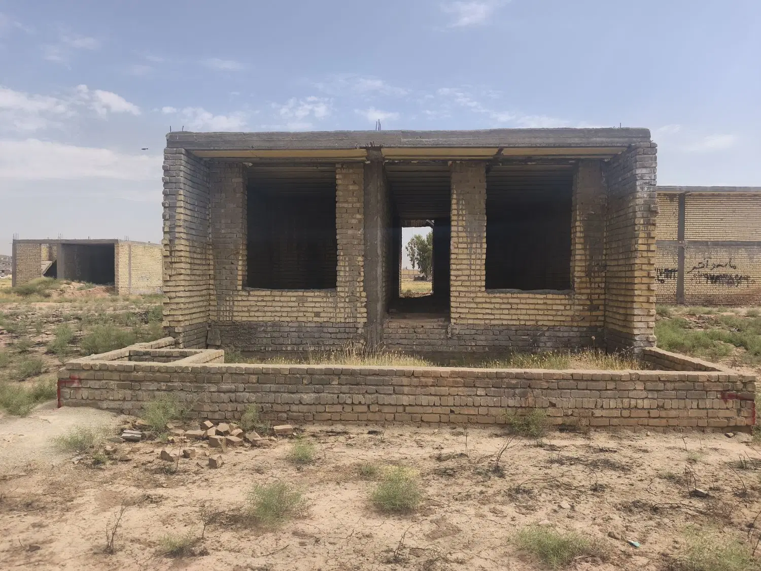 اسکلت درب ساختمان
