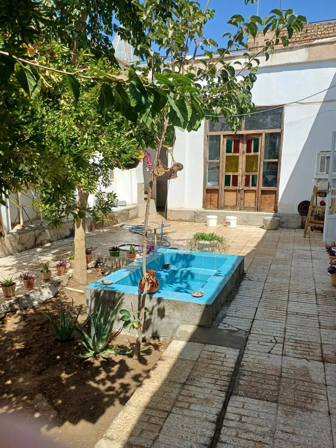 سوییت حیاط دار نقش جهان