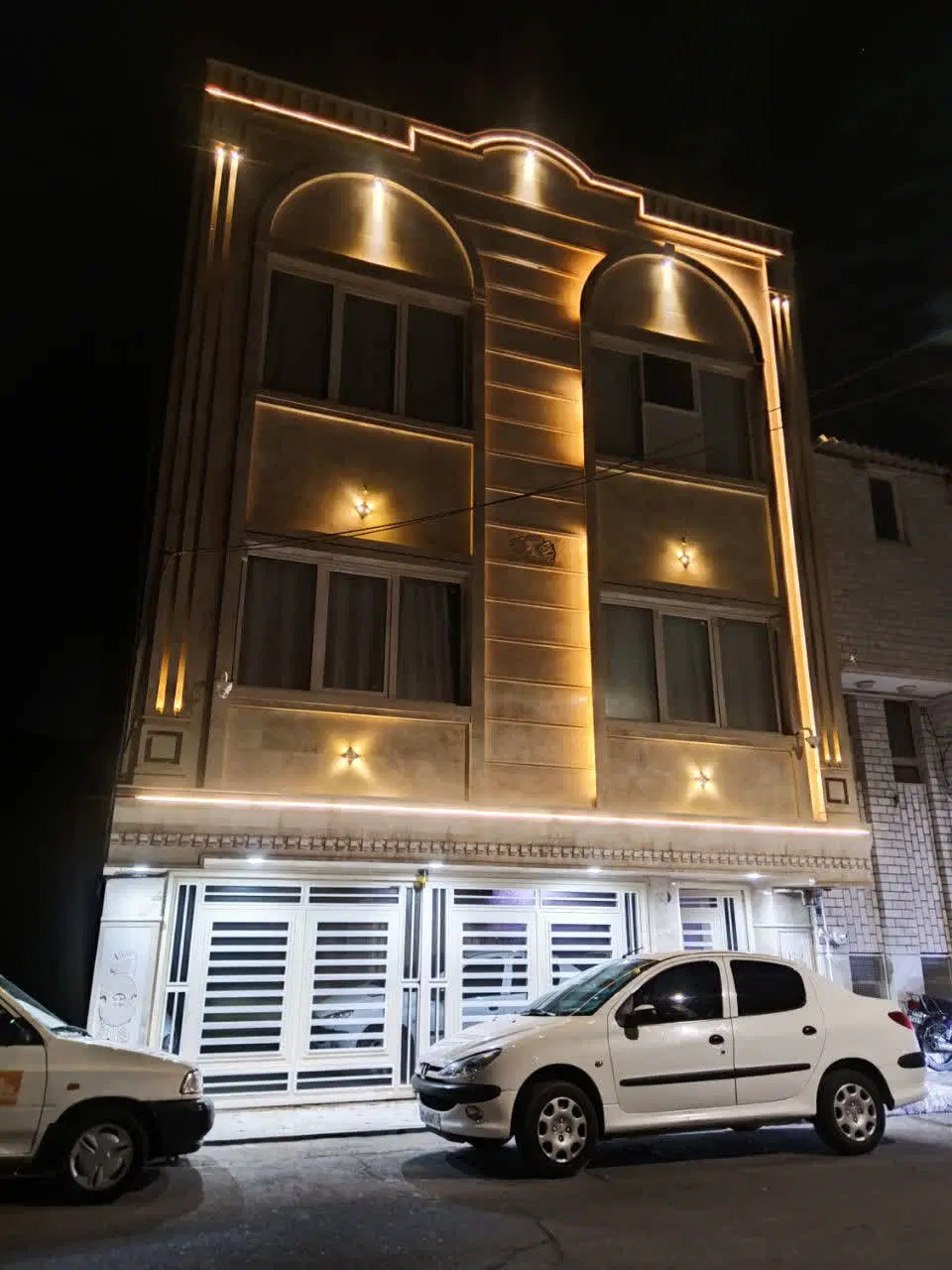 ویلایی دوطبقه همکف و بالا مهندسی ساز